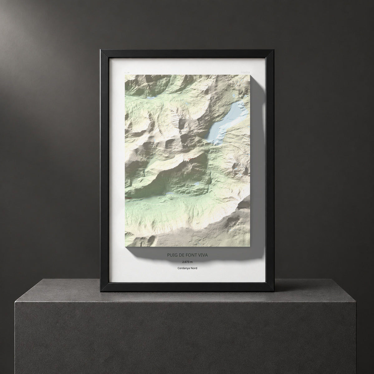 Mapa de relieve de Puig de Font Viva, 2673 m, Cerdanya Nord, lámina 100 Cims de Trobart. Presentación enmarcada. 70 × 100 cm.