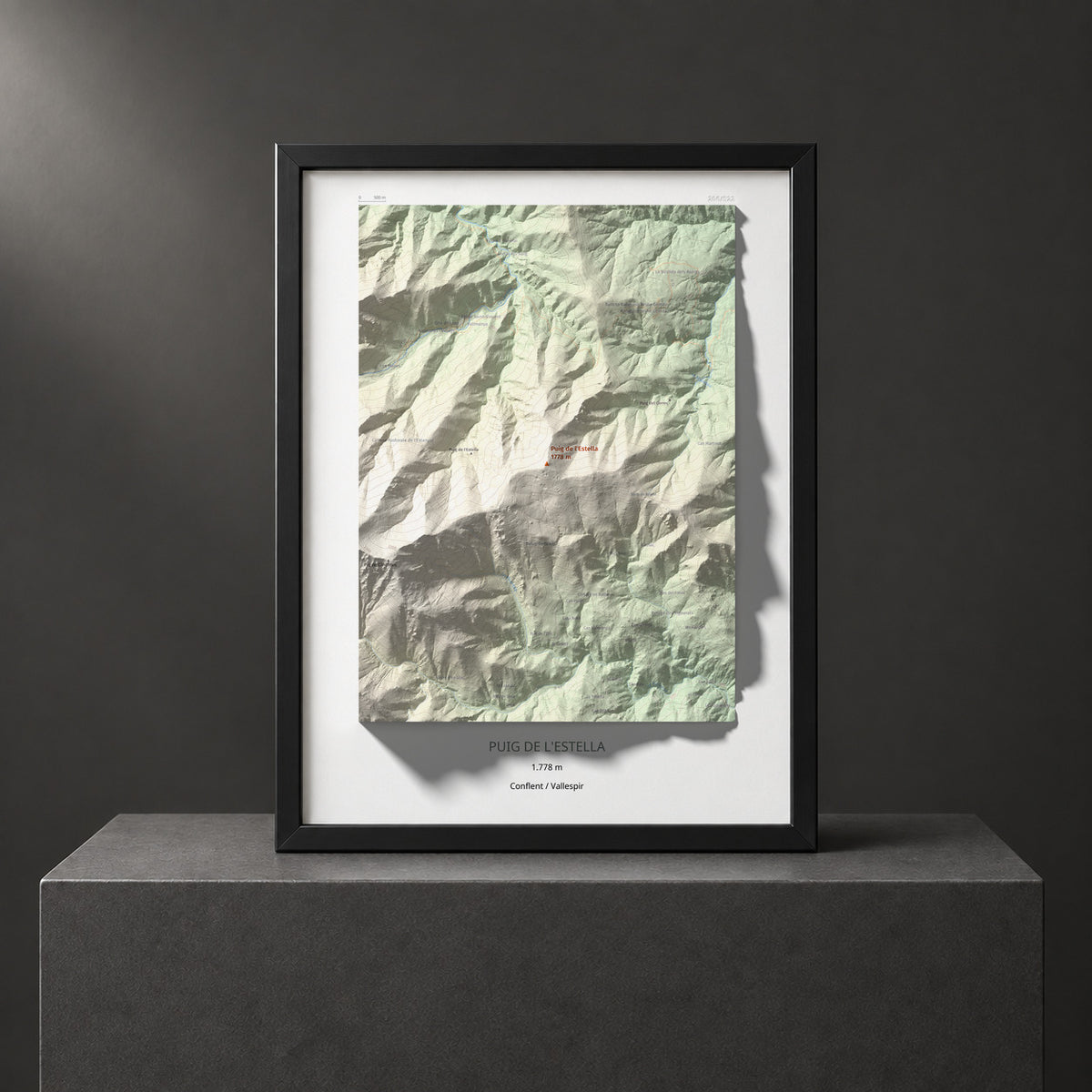 Mapa de relieve de Puig de l'Estella, 1778 m, Conflent · Vallespir, lámina 100 Cims de Trobart. Presentación enmarcada. 30 × 40 cm.
