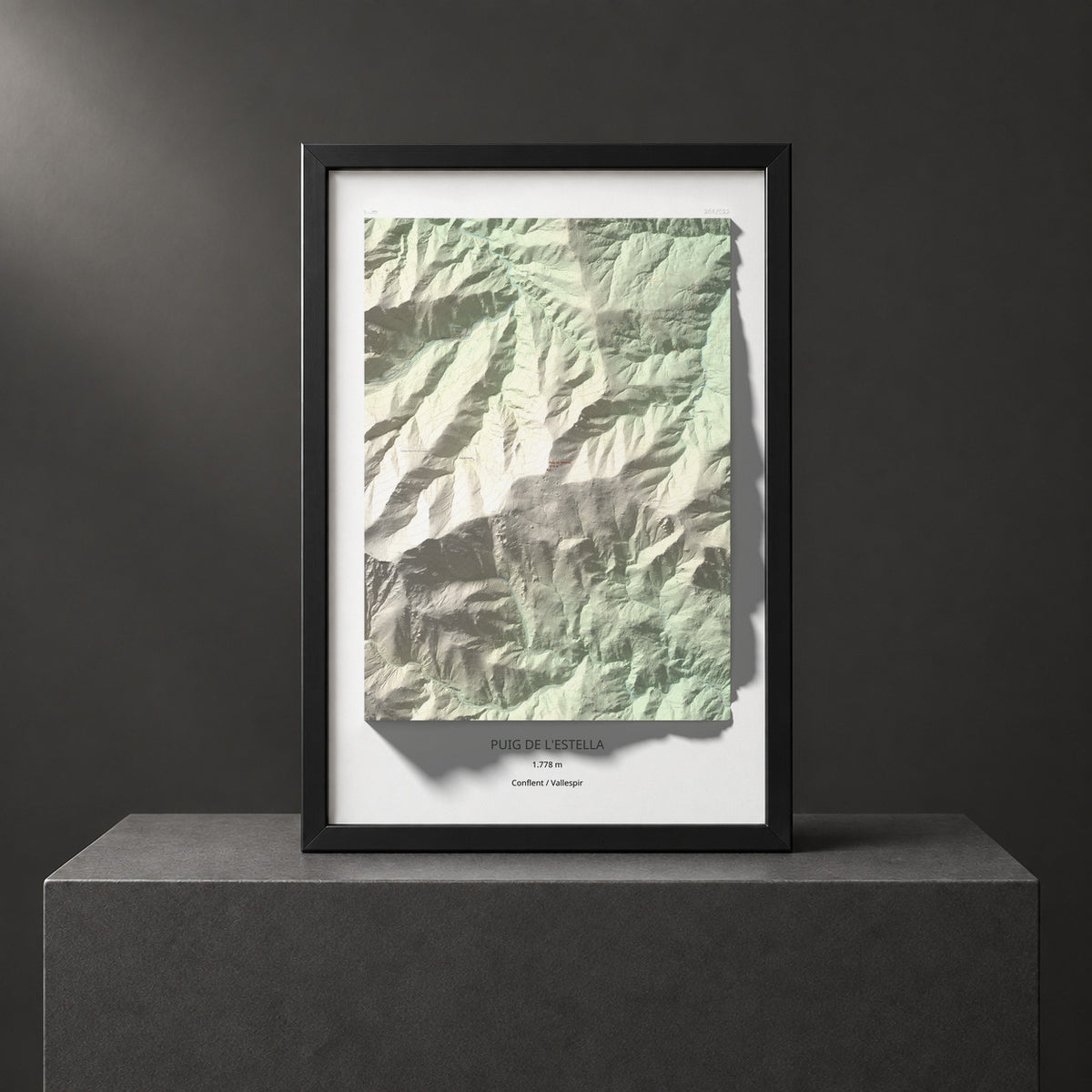 Mapa de relieve de Puig de l'Estella, 1778 m, Conflent · Vallespir, lámina 100 Cims de Trobart. Presentación enmarcada. 61 × 91 cm.