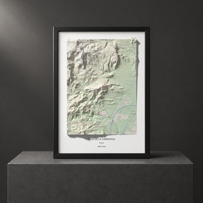 Mapa de relieve de Puig de la Cabrafiga, 614 m, Baix Camp, lámina 100 Cims de Trobart. Presentación enmarcada. 50 × 70 cm.