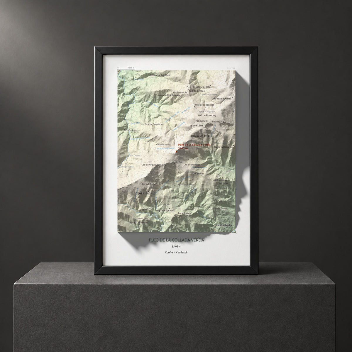 Mapa de relieve de Puig de la Collada Verda, 2403 m, Conflent · Vallespir, lámina 100 Cims de Trobart. Presentación enmarcada. 21 × 30 cm.