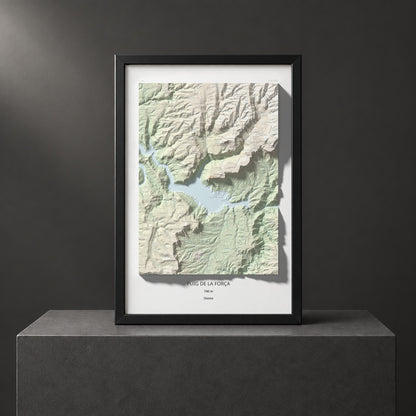 Mapa de relieve de Puig de la Força, 740 m, Osona, lámina 100 Cims de Trobart. Presentación enmarcada. 61 × 91 cm.