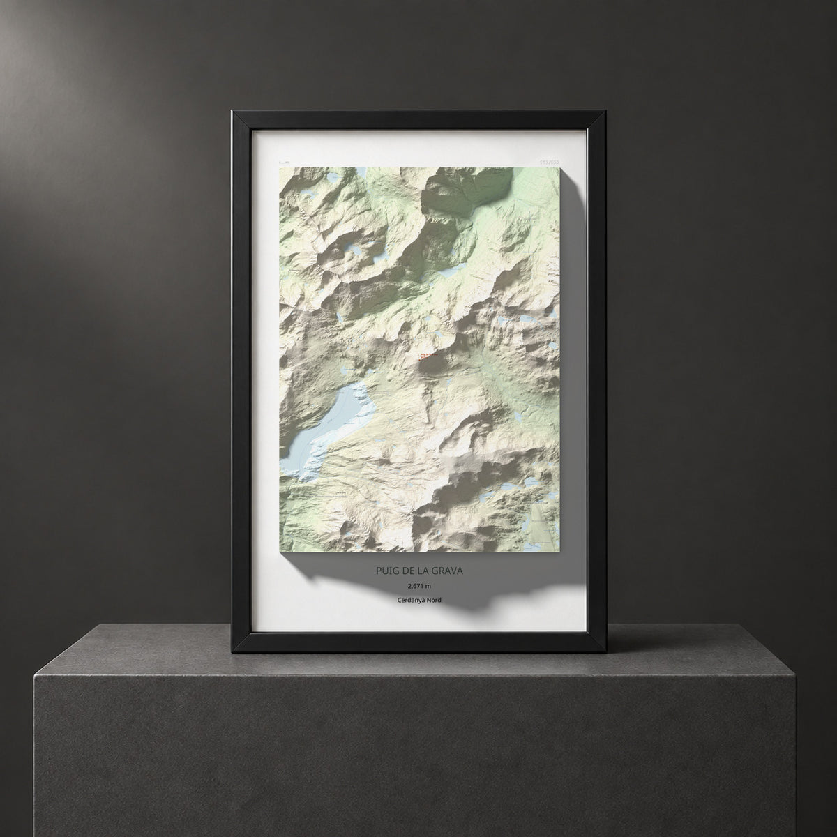 Mapa de relieve de Puig de la Grava, 2671 m, Cerdanya Nord, lámina 100 Cims de Trobart. Presentación enmarcada. 61 × 91 cm.