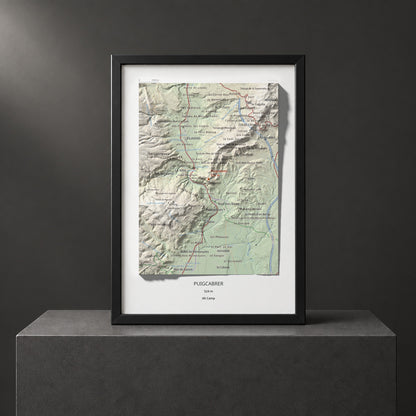 Mapa de relieve de Puigcabrer, 524 m, Alt Camp, lámina 100 Cims de Trobart. Presentación enmarcada. 21 × 30 cm.