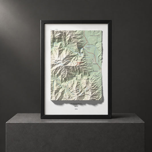 Mapa de relieve de Puigdefrou, 839 m, Selva, lámina 100 Cims de Trobart. Presentación enmarcada. 21 × 30 cm.