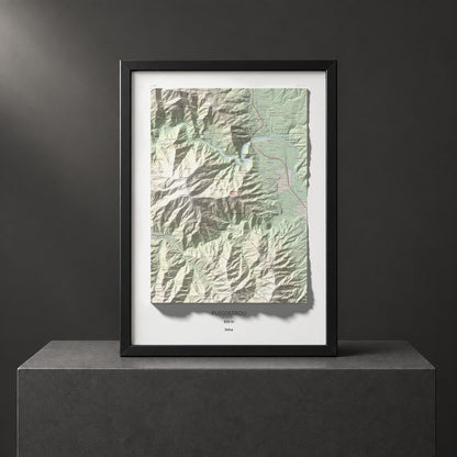 Mapa de relieve de Puigdefrou, 839 m, Selva, lámina 100 Cims de Trobart. Presentación enmarcada. 50 × 70 cm.
