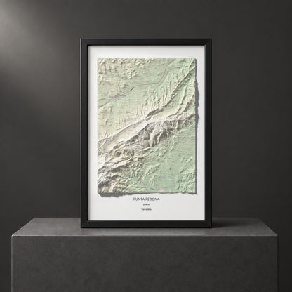 Mapa topográfico del relieve: Punta Redona, 659 m. Presentación enmarcada. 61 × 91 cm.