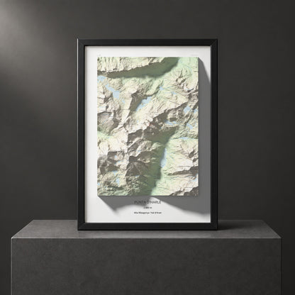Mapa de relieve de Punta d'Harlé, 2885 m, Alta Ribagorça · Val d'Aran, lámina 100 Cims de Trobart. Presentación enmarcada. 50 × 70 cm.