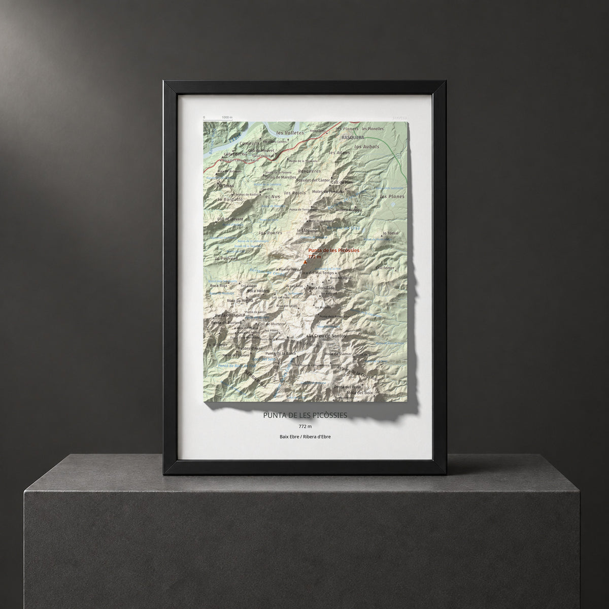 Mapa de relieve de Punta de les Picòssies, 772 m, Baix Ebre · Ribera d'Ebre, lámina 100 Cims de Trobart. Presentación enmarcada. 21 × 30 cm.