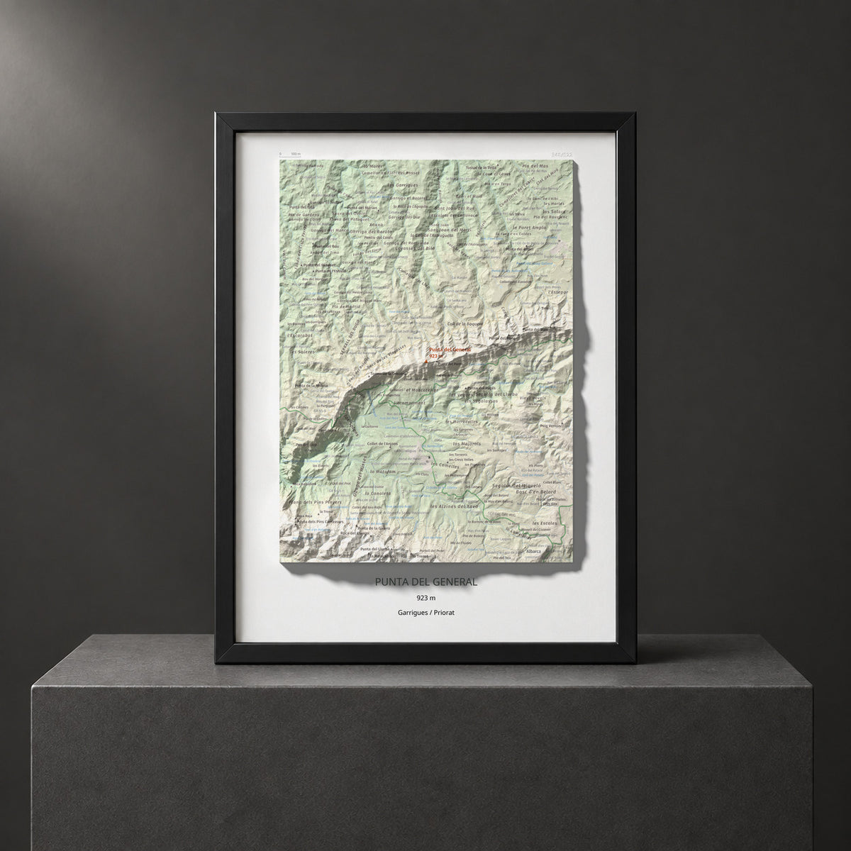 Mapa de relieve de Punta del General, 923 m, Garrigues · Priorat, lámina 100 Cims de Trobart. Presentación enmarcada. 30 × 40 cm.