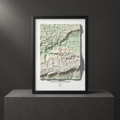 Mapa de relieve de Punta dels Pins Carrassers, 1062 m, Priorat, lámina 100 Cims de Trobart. Presentación enmarcada. 21 × 30 cm.