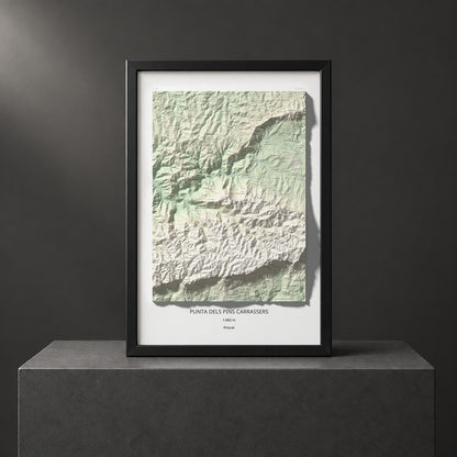 Mapa de relieve de Punta dels Pins Carrassers, 1062 m, Priorat, lámina 100 Cims de Trobart. Presentación enmarcada. 61 × 91 cm.