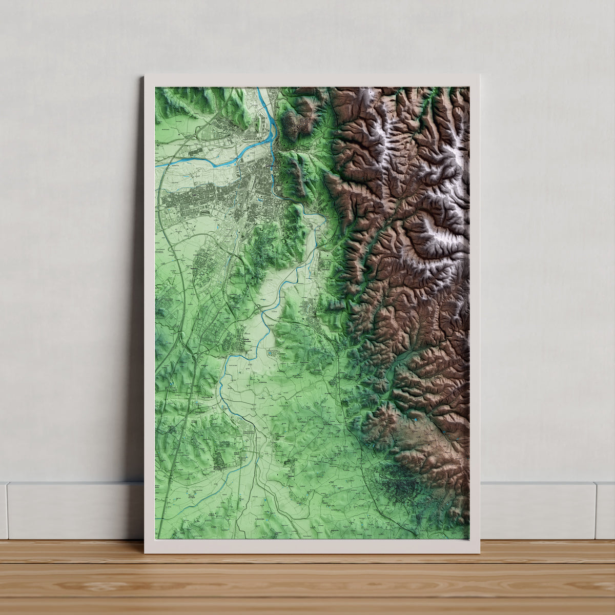 Mapa artístico del relieve de Quart, al Gironès, con 15 km de entorno y base topográfica ICGC. Presentación enmarcada.