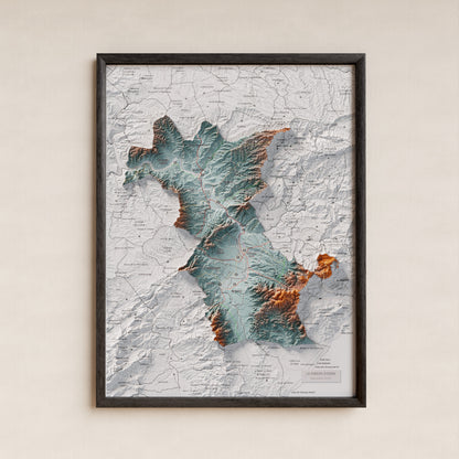 Mapa de relieve de la Ribera d’Ebre, con el territorio en color y el entorno en blanco. Presentación con marco. 30 × 40 cm. Estilo Azul y naranja.