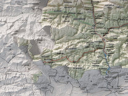 Mapa de relleu del Ripollès, amb el territori en color i l’entorn en blanc. Detall de la part inferior esquerra. 30 × 40 cm. Estil Cartogràfic.