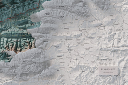 Mapa de relleu del Ripollès, amb el territori en color i l’entorn en blanc. Detall de la part inferior dreta. 61 × 91 cm. Estil Blau i taronja.