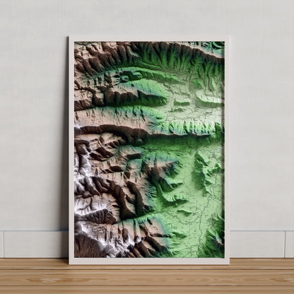 Mapa artístico del relieve de Riudaura, a la Garrotxa, con 15 km de entorno y base topográfica ICGC. Presentación enmarcada.