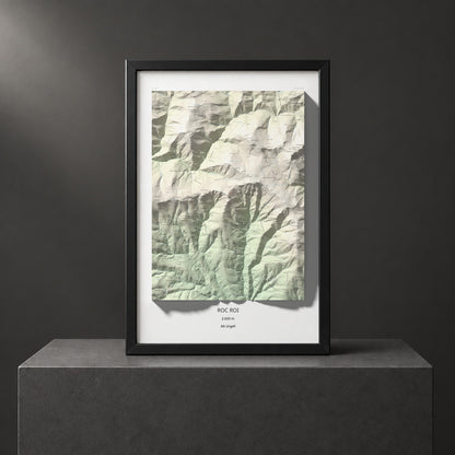 Mapa de relieve de Roc Roi, 2020 m, Alt Urgell, lámina 100 Cims de Trobart. Presentación enmarcada. 61 × 91 cm.