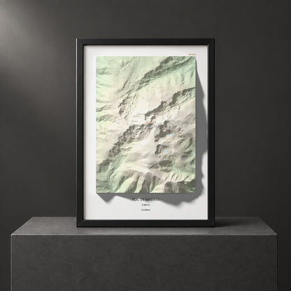 Mapa de relieve de Roc de Madres, 2469 m, Conflent, lámina 100 Cims de Trobart. Presentación enmarcada. 50 × 70 cm.