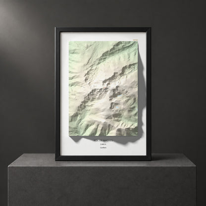 Mapa de relieve de Roc de Madres, 2469 m, Conflent, lámina 100 Cims de Trobart. Presentación enmarcada. 70 × 100 cm.