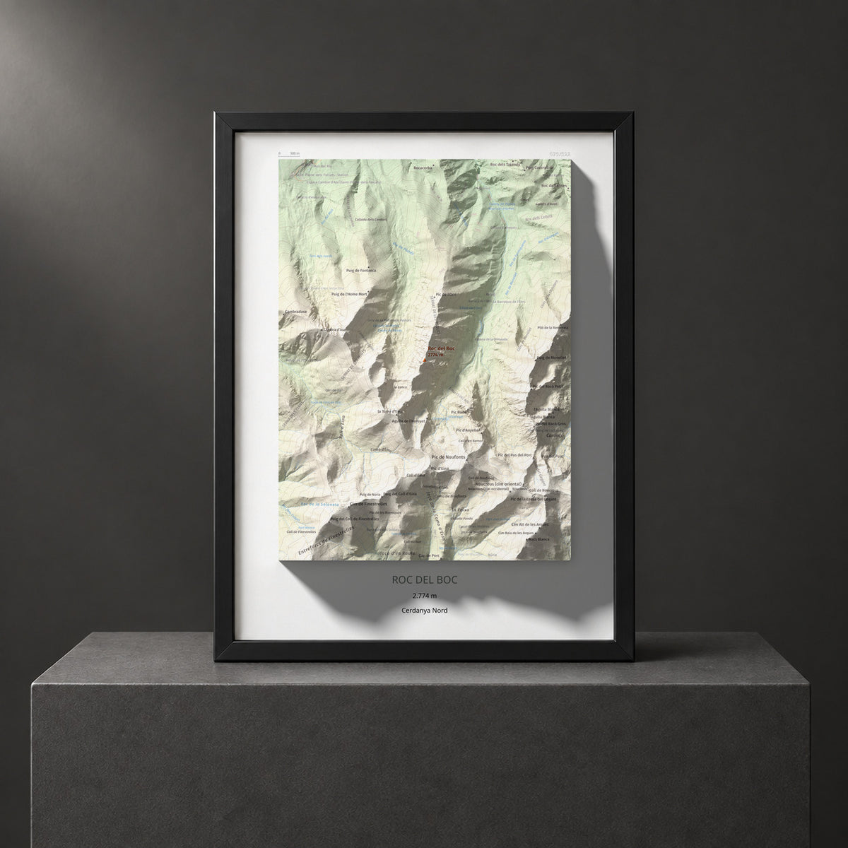 Mapa de relieve de Roc del Boc, 2774 m, Cerdanya Nord, lámina 100 Cims de Trobart. Presentación enmarcada. 30 × 40 cm.