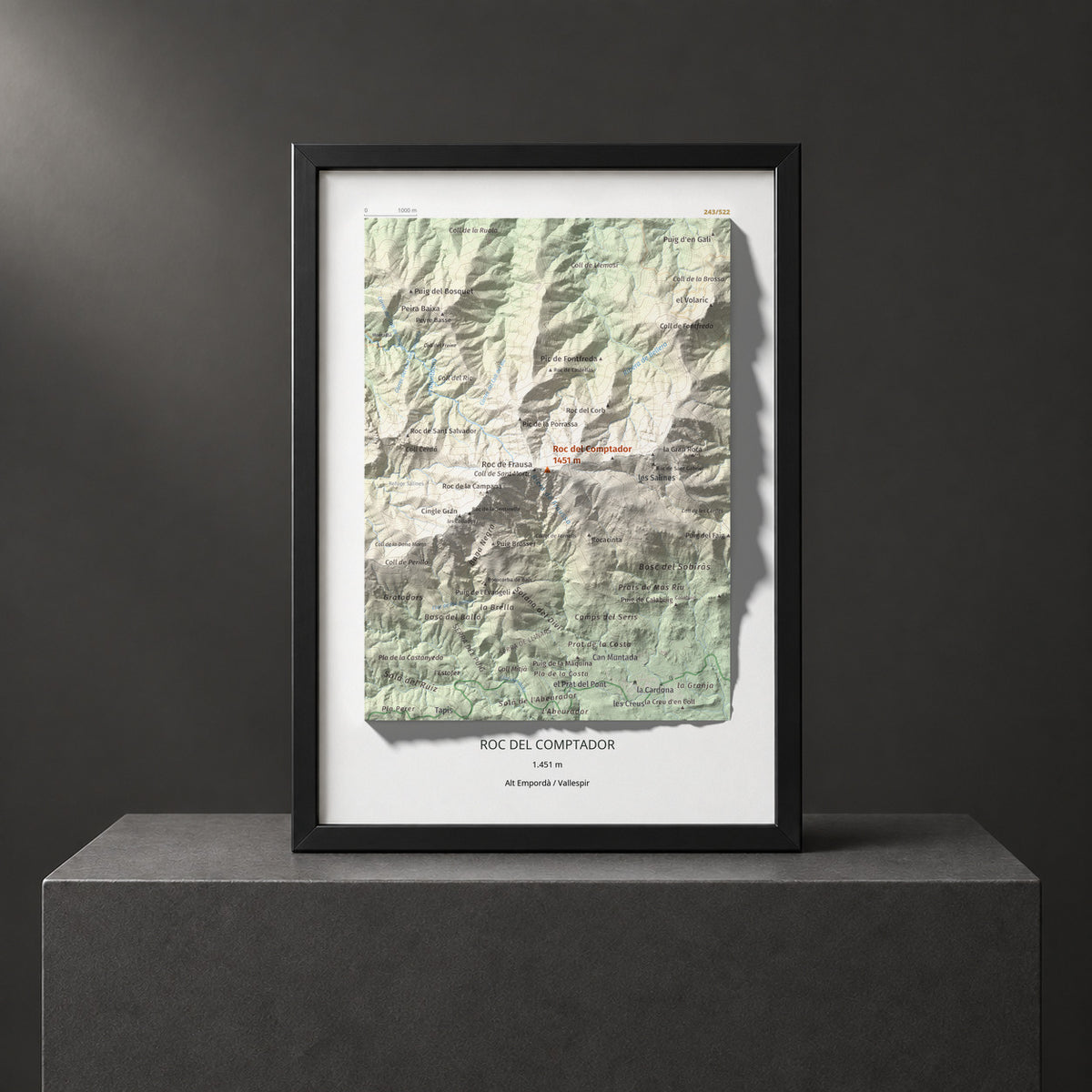 Mapa de relieve de Roc del Comptador, 1451 m, Alt Empordà · Vallespir, lámina 100 Cims de Trobart. Presentación enmarcada. 21 × 30 cm.