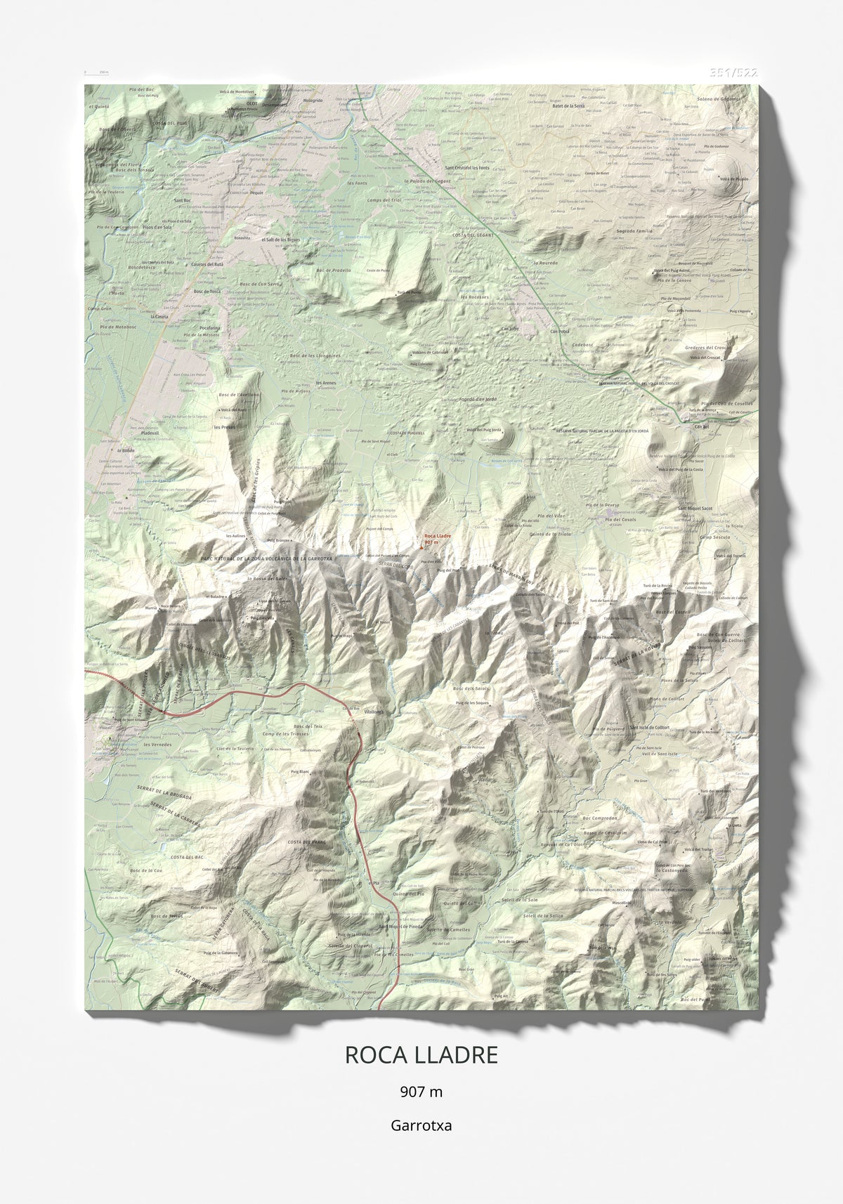 Mapa de relieve de Roca Lladre, 907 m, Garrotxa, lámina 100 Cims de Trobart 70 × 100 cm.