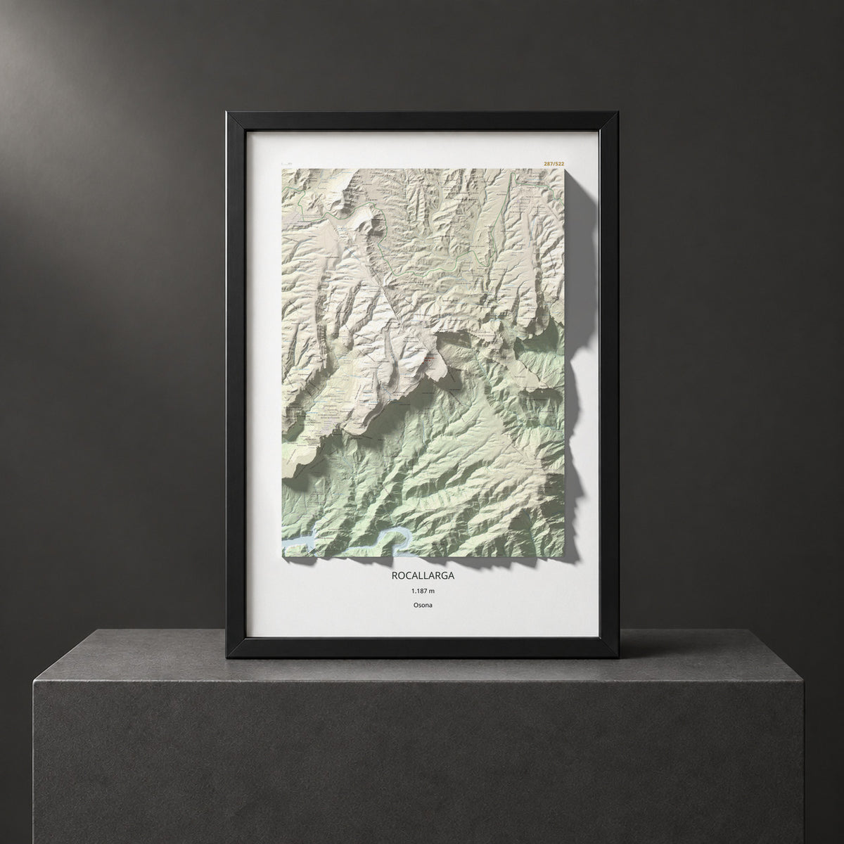 Mapa de relieve de Rocallarga, 1187 m, Osona, lámina 100 Cims de Trobart. Presentación enmarcada. 70 × 100 cm.
