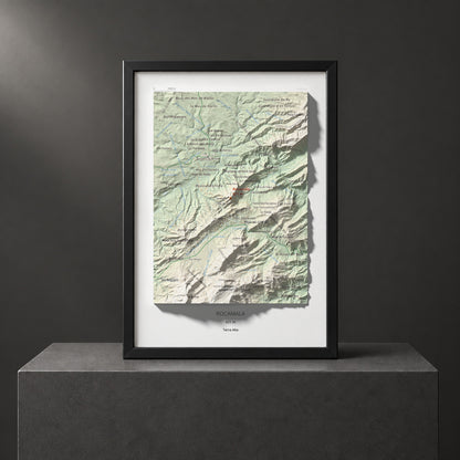 Mapa de relieve de Rocamala, 621 m, Terra Alta, lámina 100 Cims de Trobart. Presentación enmarcada. 21 × 30 cm.