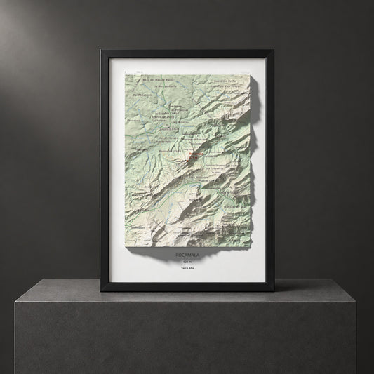 Mapa de relieve de Rocamala, 621 m, Terra Alta, lámina 100 Cims de Trobart. Presentación enmarcada. 21 × 30 cm.