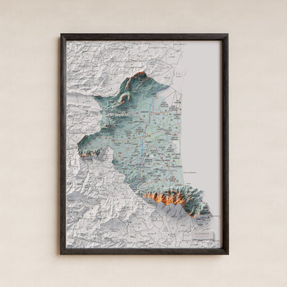 Mapa de relieve del Rosselló, con el territorio en color y el entorno en blanco. Presentación con marco. 30 × 40 cm. Estilo Azul y naranja.