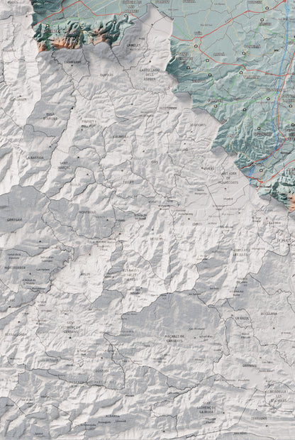 Mapa de relieve del Rosselló, con el territorio en color y el entorno en blanco. Detalle de la zona inferior izquierda. 61 × 91 cm. Estilo Azul y naranja.