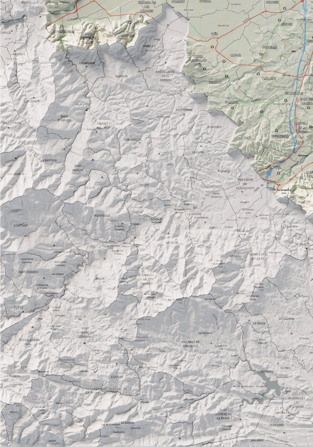 Mapa de relieve del Rosselló, con el territorio en color y el entorno en blanco. Detalle de la zona inferior izquierda. 70 × 100 cm. Estilo Cartográfico.
