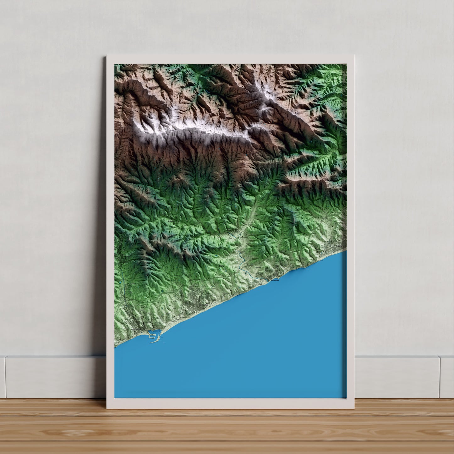 Mapa artístico del relieve de Sant Cebrià de Vallalta, al Maresme, con 15 km de entorno y base topográfica ICGC. Presentación enmarcada.