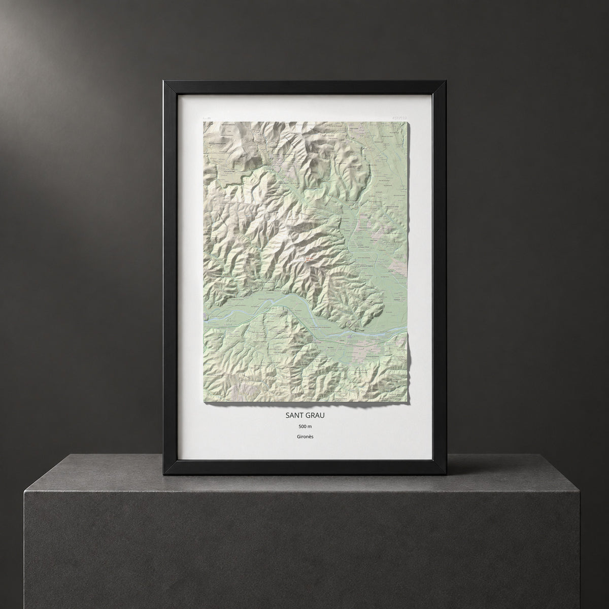 Mapa de relieve de Sant Grau, 500 m, Gironès, lámina 100 Cims de Trobart. Presentación enmarcada. 70 × 100 cm.