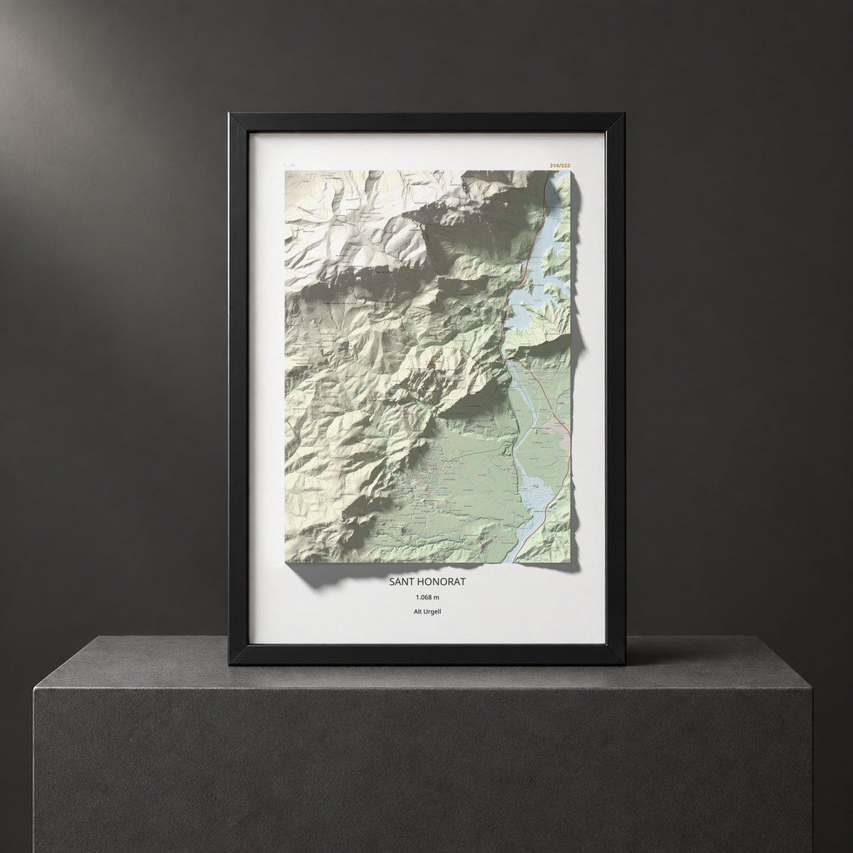 Mapa de relieve de Sant Honorat, 1068 m, Alt Urgell, lámina 100 Cims de Trobart. Presentación enmarcada. 70 × 100 cm.