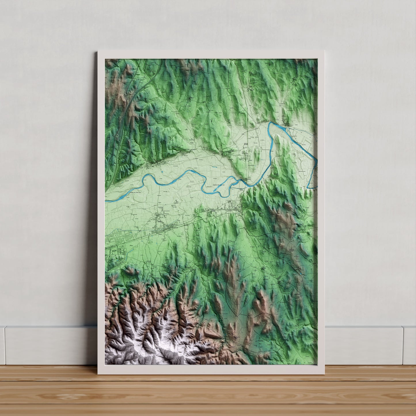 Mapa artístico del relieve de Sant Joan de Mollet, al Gironès, con 15 km de entorno y base topográfica ICGC. Presentación enmarcada.