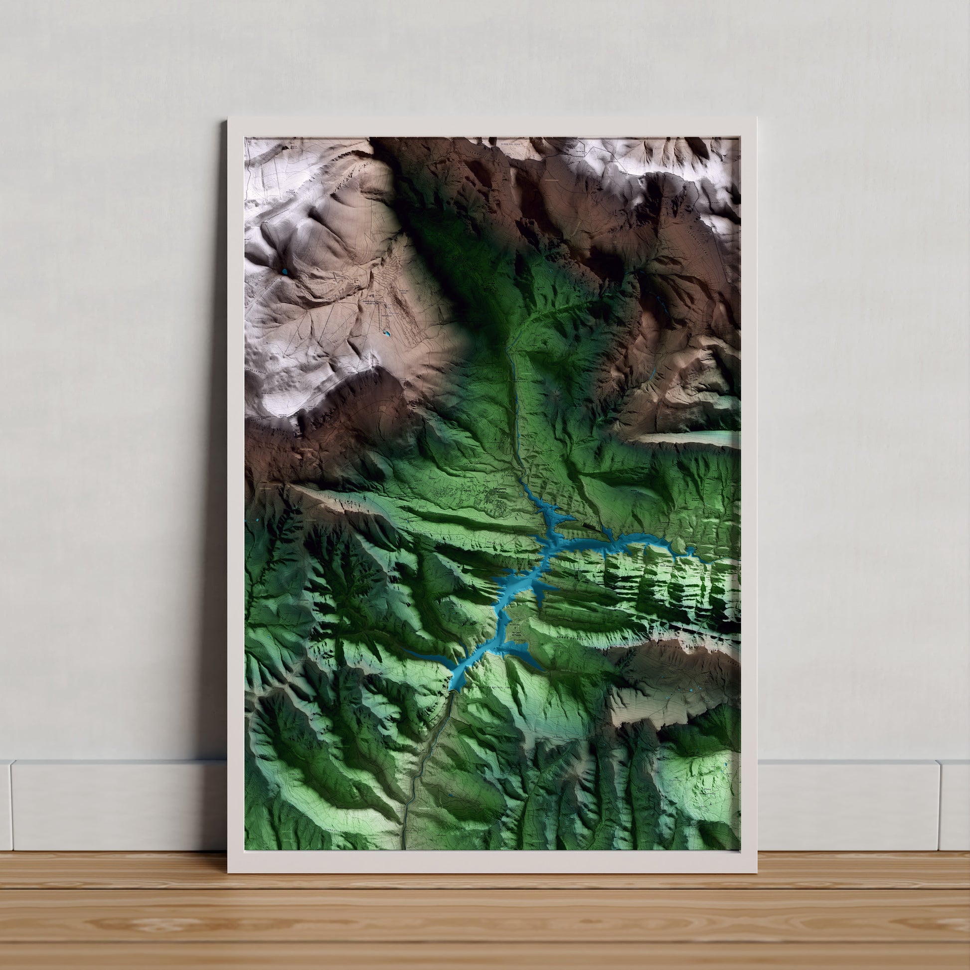 Mapa artístico del relieve de Sant Llorenç de Morunys, al Solsonès, con 15 km de entorno y base topográfica ICGC. Presentación enmarcada.