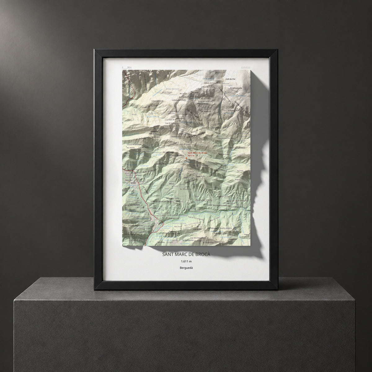 Mapa de relieve de Sant Marc de Brocà, 1611 m, Berguedà, lámina 100 Cims de Trobart. Presentación enmarcada. 30 × 40 cm.