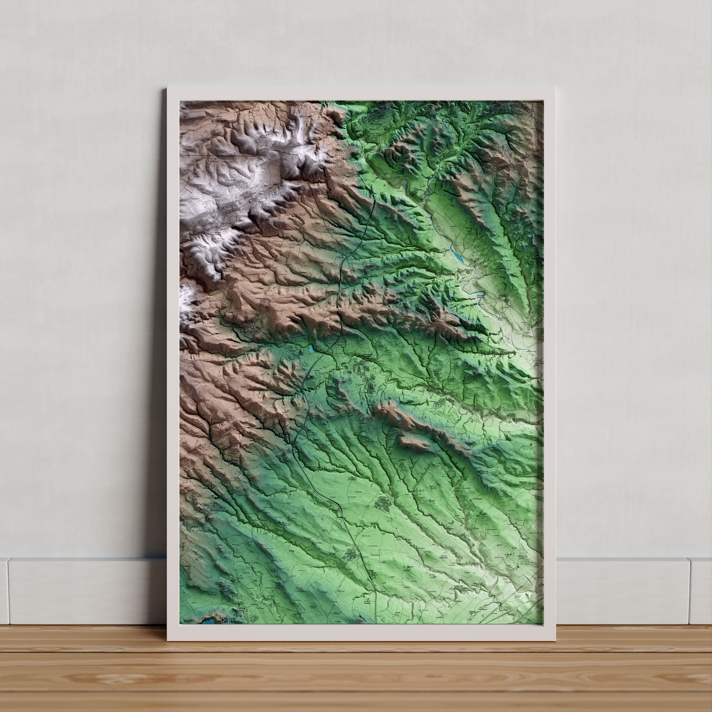 Mapa artístico del relieve de Sant Pere de Riudebitlles, al Alt Penedès, con 15 km de entorno y base topográfica ICGC. Presentación enmarcada.