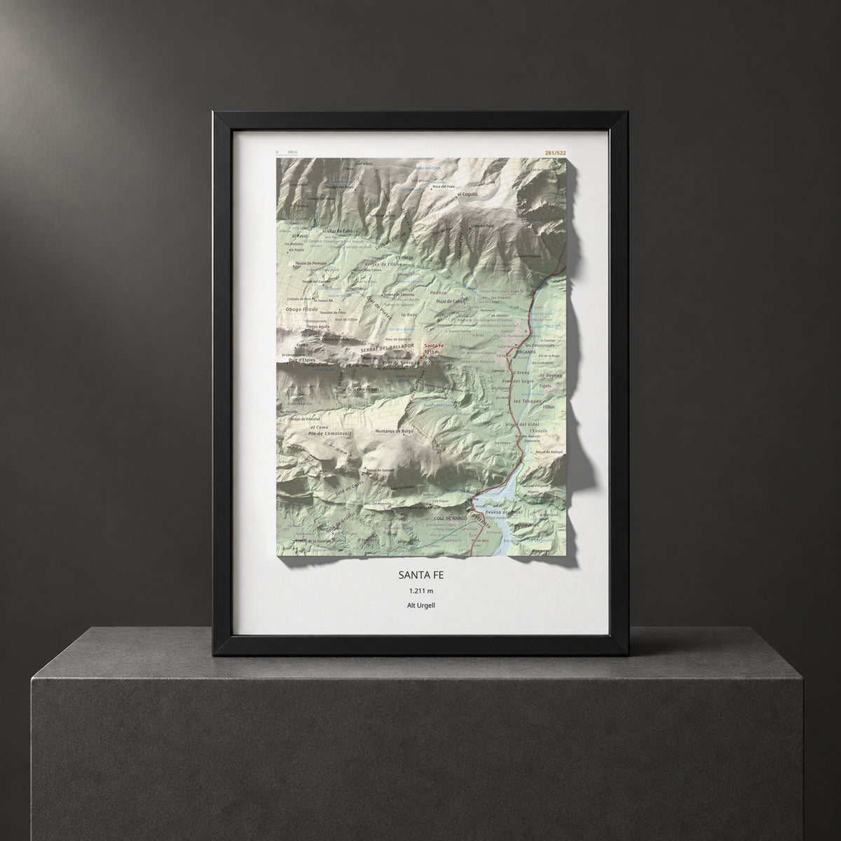 Mapa de relieve de Santa Fe, 1211 m, Alt Urgell, lámina 100 Cims de Trobart. Presentación enmarcada. 30 × 40 cm.