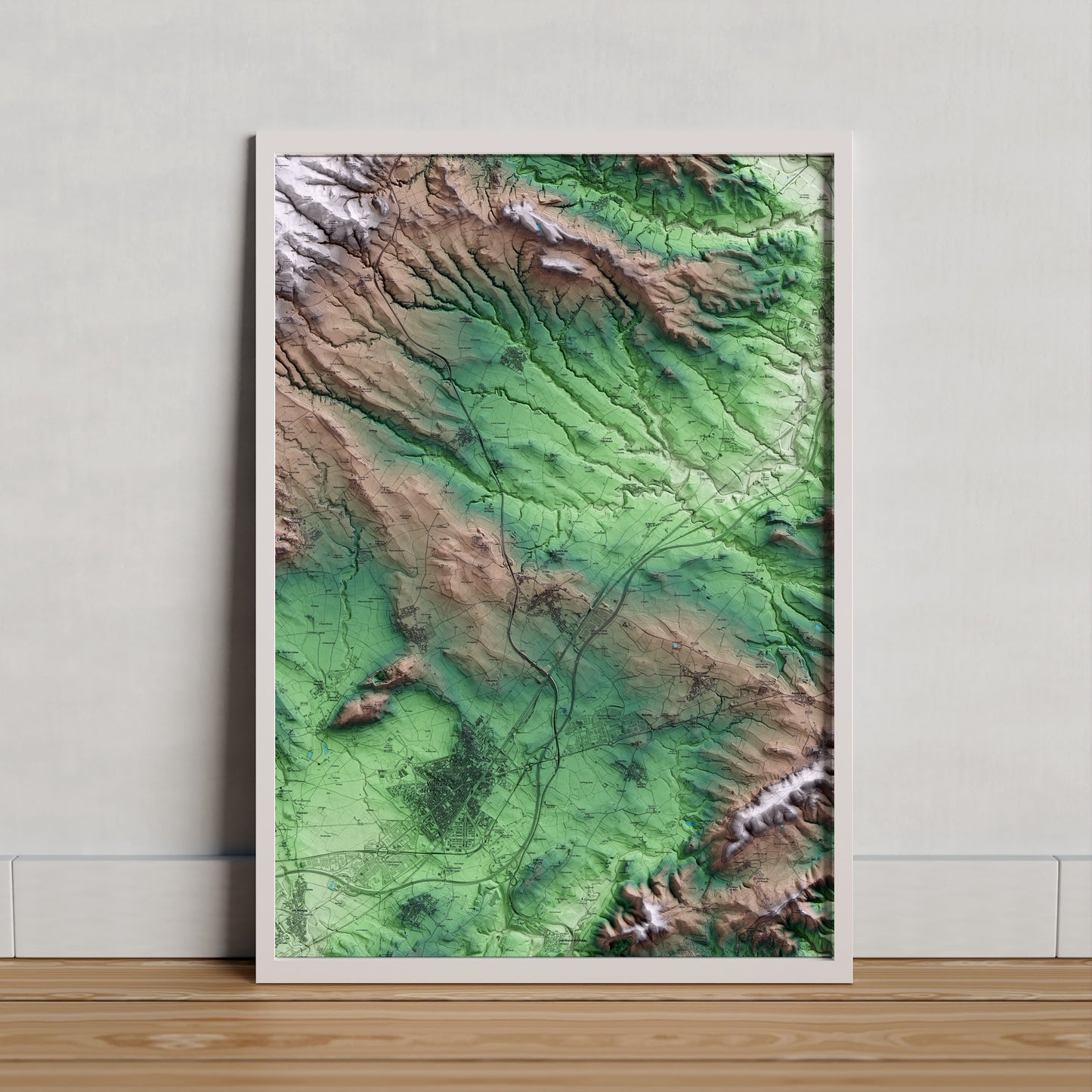 Mapa artístico del relieve de Santa Fe del Penedès, al Alt Penedès, con 15 km de entorno y base topográfica ICGC. Presentación enmarcada.