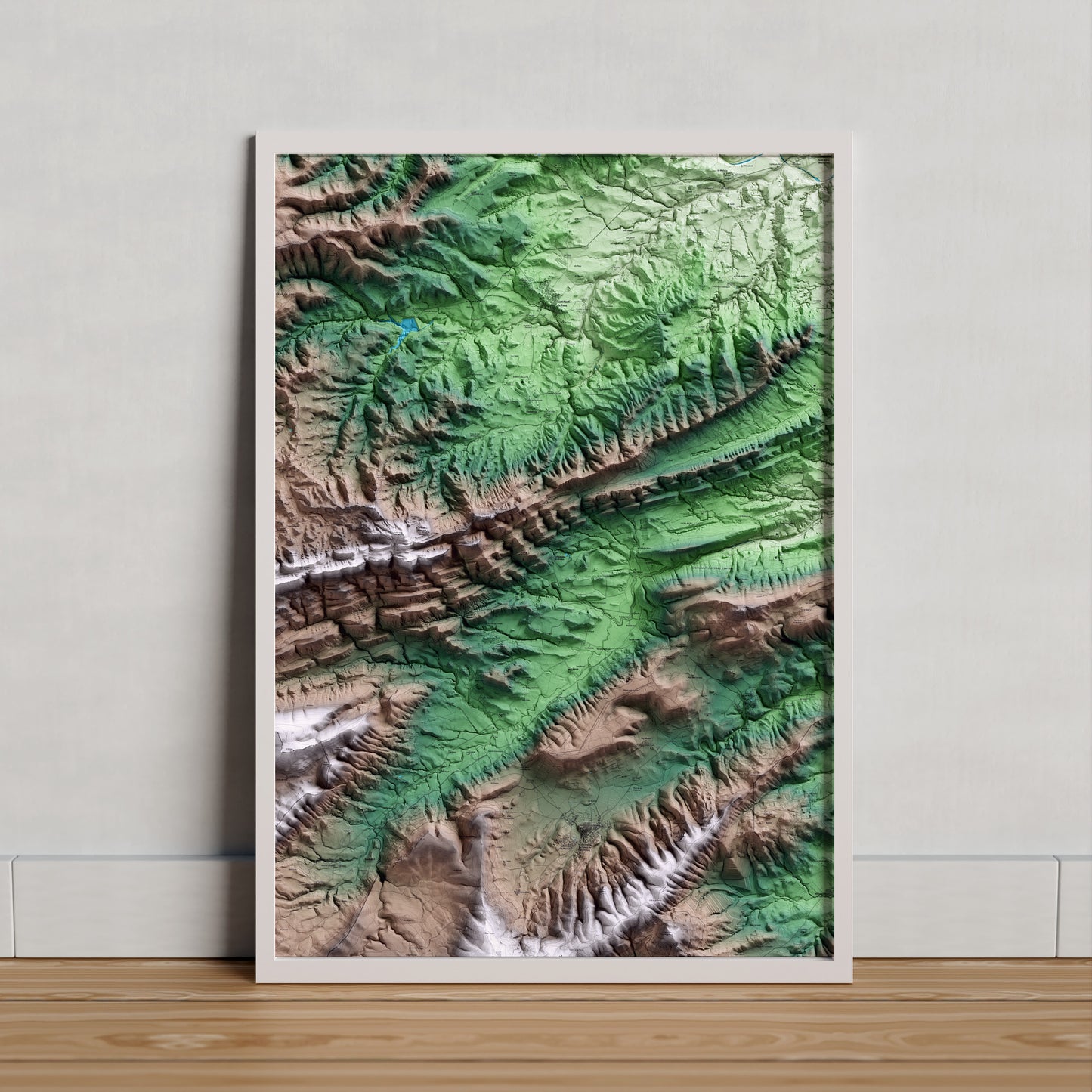 Mapa artístico del relieve de Santa Maria de Miralles, al Anoia, con 15 km de entorno y base topográfica ICGC. Presentación enmarcada.