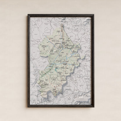 Mapa de relieve del Segrià, con el territorio en color y el entorno en blanco. Presentación con marco. 21 × 30 cm. Estilo Cartográfico.