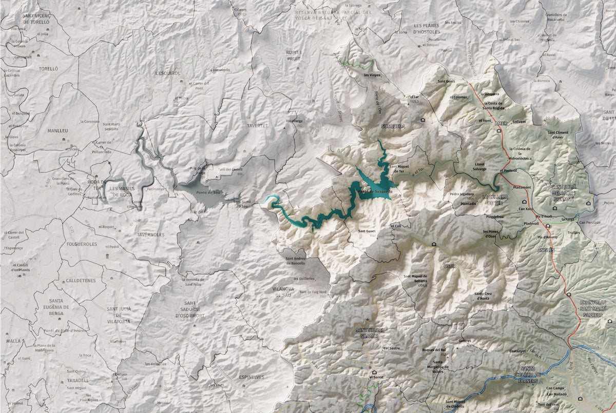 Mapa de relleu de la Selva, amb el territori en color i l’entorn en blanc. Detall de la part superior esquerra. 61 × 91 cm. Estil Cartogràfic.
