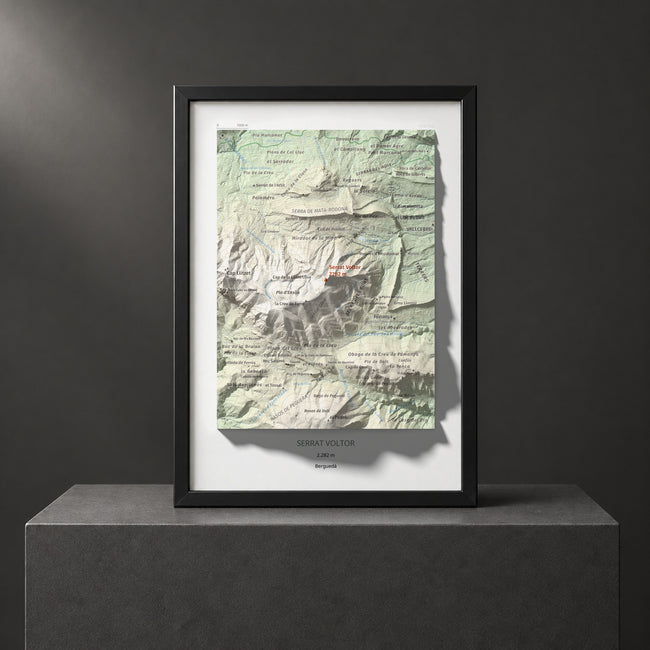 Mapa de relieve de Serrat Voltor, 2282 m, Berguedà, lámina 100 Cims de Trobart. Presentación enmarcada. 21 × 30 cm.