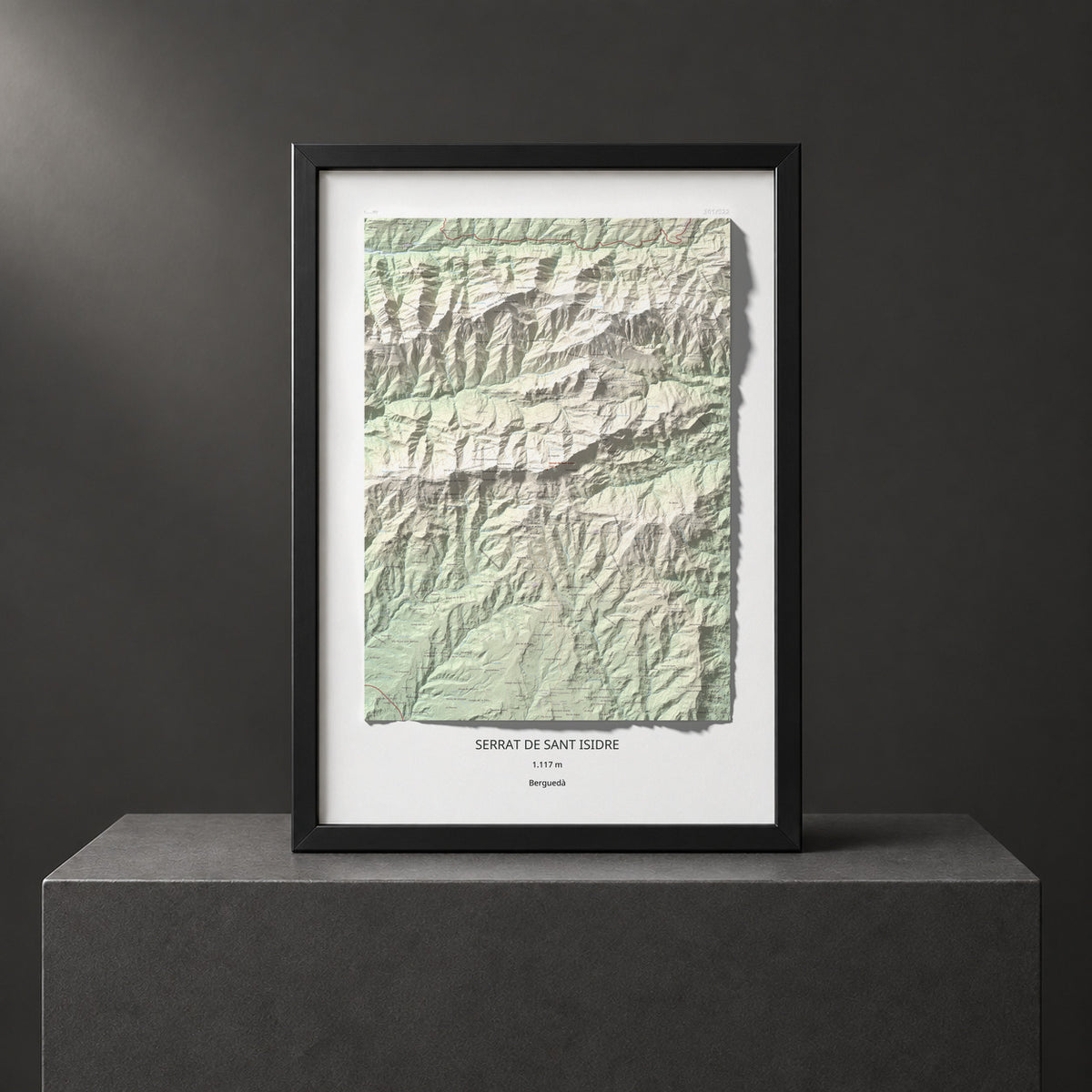 Mapa de relieve de Serrat de Sant Isidre, 1117 m, Berguedà, lámina 100 Cims de Trobart. Presentación enmarcada. 70 × 100 cm.