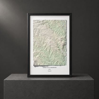 Mapa topográfico del relieve: Serrat de la Madrona, 682 m. Presentación enmarcada. 61 × 91 cm.