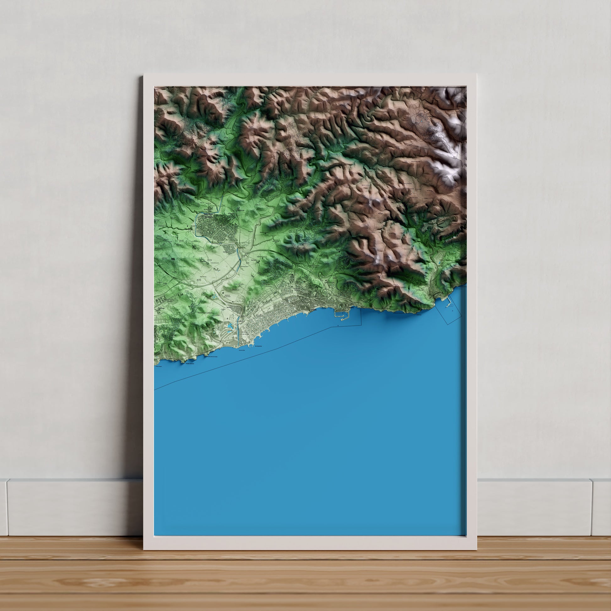 Mapa artístico del relieve de Sitges, al Garraf, con 15 km de entorno y base topográfica ICGC. Presentación enmarcada.