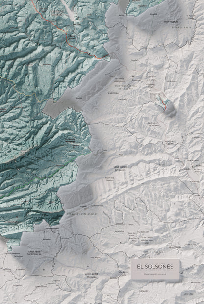 Mapa de relieve del Solsonès, con el territorio en color y el entorno en blanco. Detalle de la zona inferior derecha. 61 × 91 cm. Estilo Azul y naranja.